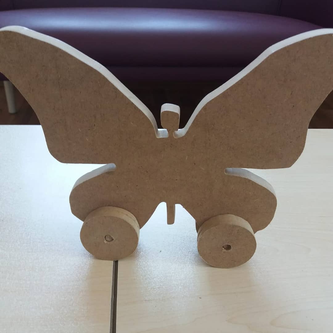 ÇIPLAK MDF TEKERLİ KELEBEK