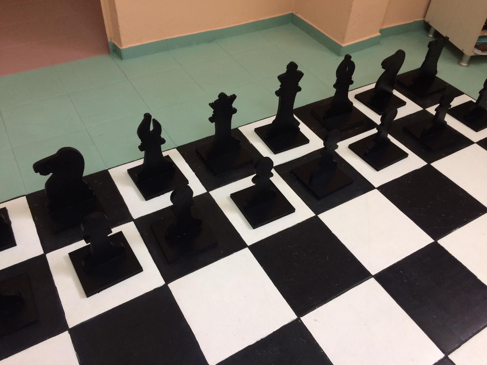 ZEMİN SATRANÇ TAKIMI