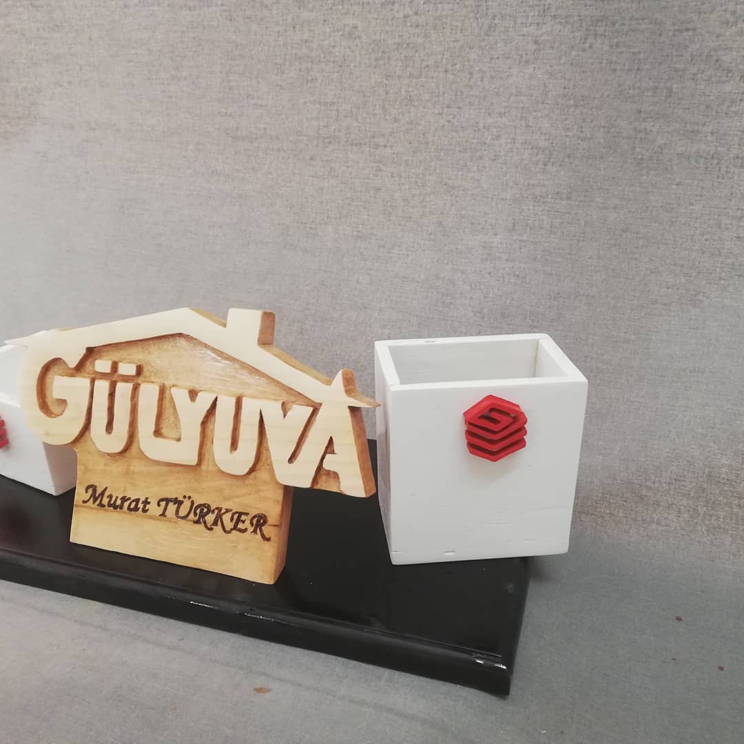 KİŞİYE ÖZEL ÜRETİLEN MASA ÜSTÜ İSİMLİK TAKIMI